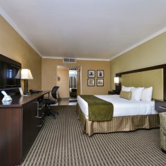 Отель Best Western Royal Sun Inn & Suites США, Тусон - отзывы, цены и фото номеров - забронировать отель Best Western Royal Sun Inn & Suites онлайн комната для гостей фото 3