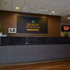 Отель Quality Inn and Suites интерьер отеля фото 3