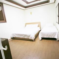 Отель Ultari Hostel Южная Корея, Сеул - отзывы, цены и фото номеров - забронировать отель Ultari Hostel онлайн комната для гостей фото 5
