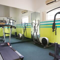 Отель Sandcastles Beach Resort фитнесс-зал фото 2
