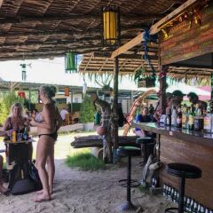 Отель Mermaid Beachfront Resort Ланта гостиничный бар