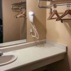 Отель Travelodge Columbus East ванная фото 4
