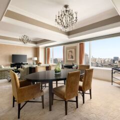 Отель Pudong Shangri-La East Shanghai в номере