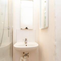 Отель ApartDirect Gamla Stan Швеция, Стокгольм - 1 отзыв об отеле, цены и фото номеров - забронировать отель ApartDirect Gamla Stan онлайн ванная