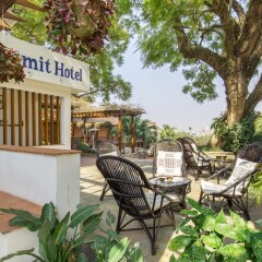 Отель Summit Hotel Непал, Лалитпур - отзывы, цены и фото номеров - забронировать отель Summit Hotel онлайн бассейн фото 3