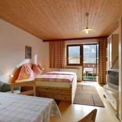 Отель Landhaus Elfi Австрия, Зёлль - отзывы, цены и фото номеров - забронировать отель Landhaus Elfi онлайн комната для гостей фото 4