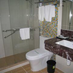 East Asia Hotel ванная