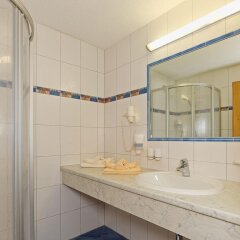 Отель Ländenhof Австрия, Майрхофен - отзывы, цены и фото номеров - забронировать отель Ländenhof онлайн ванная