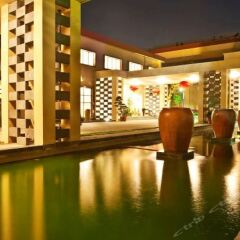 Отель Grand River Resort - Guangzhou бассейн