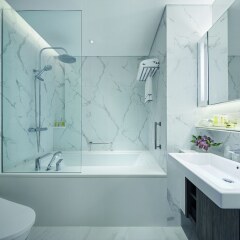Отель Somerset Maison Asoke Bangkok Бангкок ванная фото 2