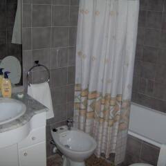 Отель Hostal Restaurante Arasa ванная