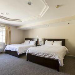 Отель Wilshire Crest Hotel США, Лос-Анджелес - отзывы, цены и фото номеров - забронировать отель Wilshire Crest Hotel онлайн комната для гостей фото 5