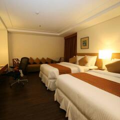 Отель Makati Crown Regency Hotel Филиппины, Макати - отзывы, цены и фото номеров - забронировать отель Makati Crown Regency Hotel онлайн комната для гостей фото 2