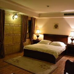 Отель Boris Palace Boutique Hotel Болгария, Пловдив - отзывы, цены и фото номеров - забронировать отель Boris Palace Boutique Hotel онлайн комната для гостей