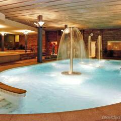 Отель Novotel Andorra бассейн