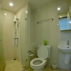 Отель Modern Loft Icondo @ Sukhumvit 103 Бангкок ванная