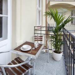 Отель Old Town - Dusni Apartments Чехия, Прага - отзывы, цены и фото номеров - забронировать отель Old Town - Dusni Apartments онлайн балкон