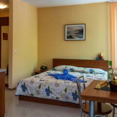 Отель Sunny Bay Aparthotel Солнечный берег сейф в номере