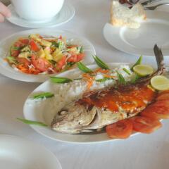 Отель Lily Restaurant and Inn питание