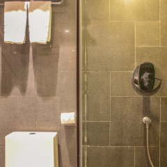 Q - City Hotel ванная