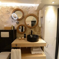 Отель Loft Basfour by Patios du Marais в номере