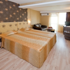 Hotel Kotva сейф в номере