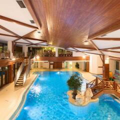 Kontakt Wellness Hotel бассейн