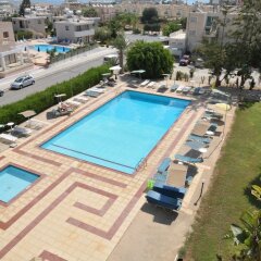 DebbieXenia Hotel Apartments бассейн фото 4