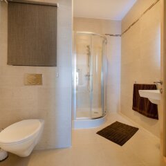 Отель THE Ultimate Luxury, Sliema With Pool Мальта, Слима - отзывы, цены и фото номеров - забронировать отель THE Ultimate Luxury, Sliema With Pool онлайн ванная фото 2