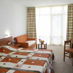 Hotel Fenix -half Board Солнечный берег комната для гостей фото 3