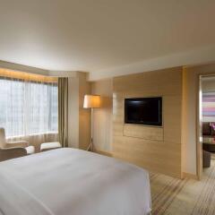 Отель DoubleTree By Hilton Kuala Lumpur Малайзия, Куала-Лумпур - 3 отзыва об отеле, цены и фото номеров - забронировать отель DoubleTree By Hilton Kuala Lumpur онлайн комната для гостей фото 3