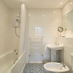 Апартаменты Spacious 3BR New Town Apartment Эдинбург ванная