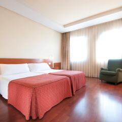 Отель Tryp Madrid Chamartin Испания, Мадрид - 1 отзыв об отеле, цены и фото номеров - забронировать отель Tryp Madrid Chamartin онлайн комната для гостей фото 2