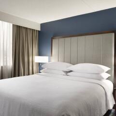 Отель Embassy Suites Columbus Колумбус комната для гостей