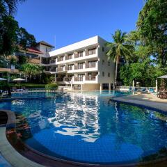 Отель Patong Lodge бассейн