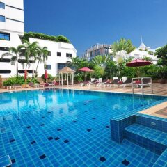 Отель Grand President Bangkok бассейн