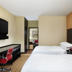 Отель Four Points by Sheraton Hotel & Suites Calgary West Канада, Калгари - отзывы, цены и фото номеров - забронировать отель Four Points by Sheraton Hotel & Suites Calgary West онлайн комната для гостей фото 4