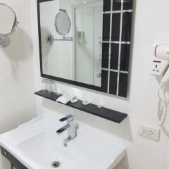 Отель Chaplin Inn Паттайя ванная