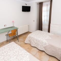 Hostel Viky сейф в номере