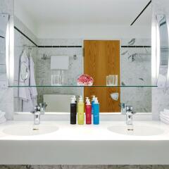 Отель The Mandala Suites Германия, Берлин - отзывы, цены и фото номеров - забронировать отель The Mandala Suites онлайн ванная