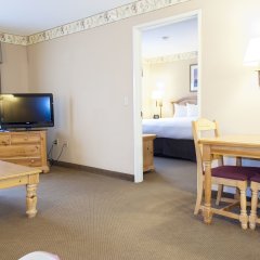 Country Inn & Suites by Radisson, Cedar Falls, IA in Cedar Falls, United States of America from 127$, photos, reviews - zenhotels.com guestroom photo 4