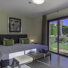 Апартаменты Amendoeira Golf Resort - Apartments and villas комната для гостей фото 10