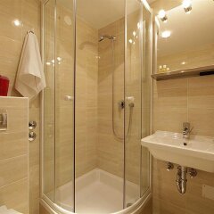 Hotel Jadran in Zagreb, Croatia from 104$, photos, reviews - zenhotels.com bathroom