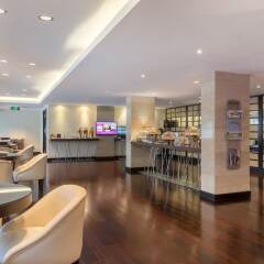 Отель Crowne Plaza Jeddah гостиничный бар