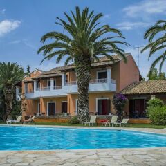 Folies Corfu Hotel Apartments бассейн фото 3