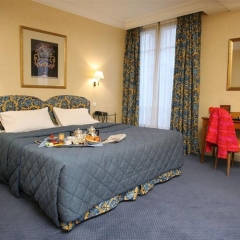 Hotel Le Littre сейф в номере