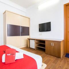 Отель RedDoorz near HIECC Tan Binh удобства в номере