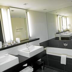Отель Four Points by Sheraton Sihlcity Zurich ванная