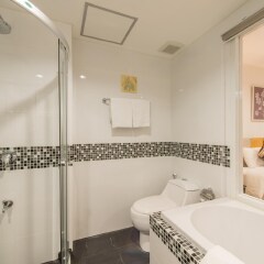 Отель Icheck Inn Residences Sathorn Бангкок ванная