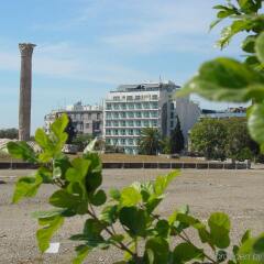 Athens Gate Hotel пляж